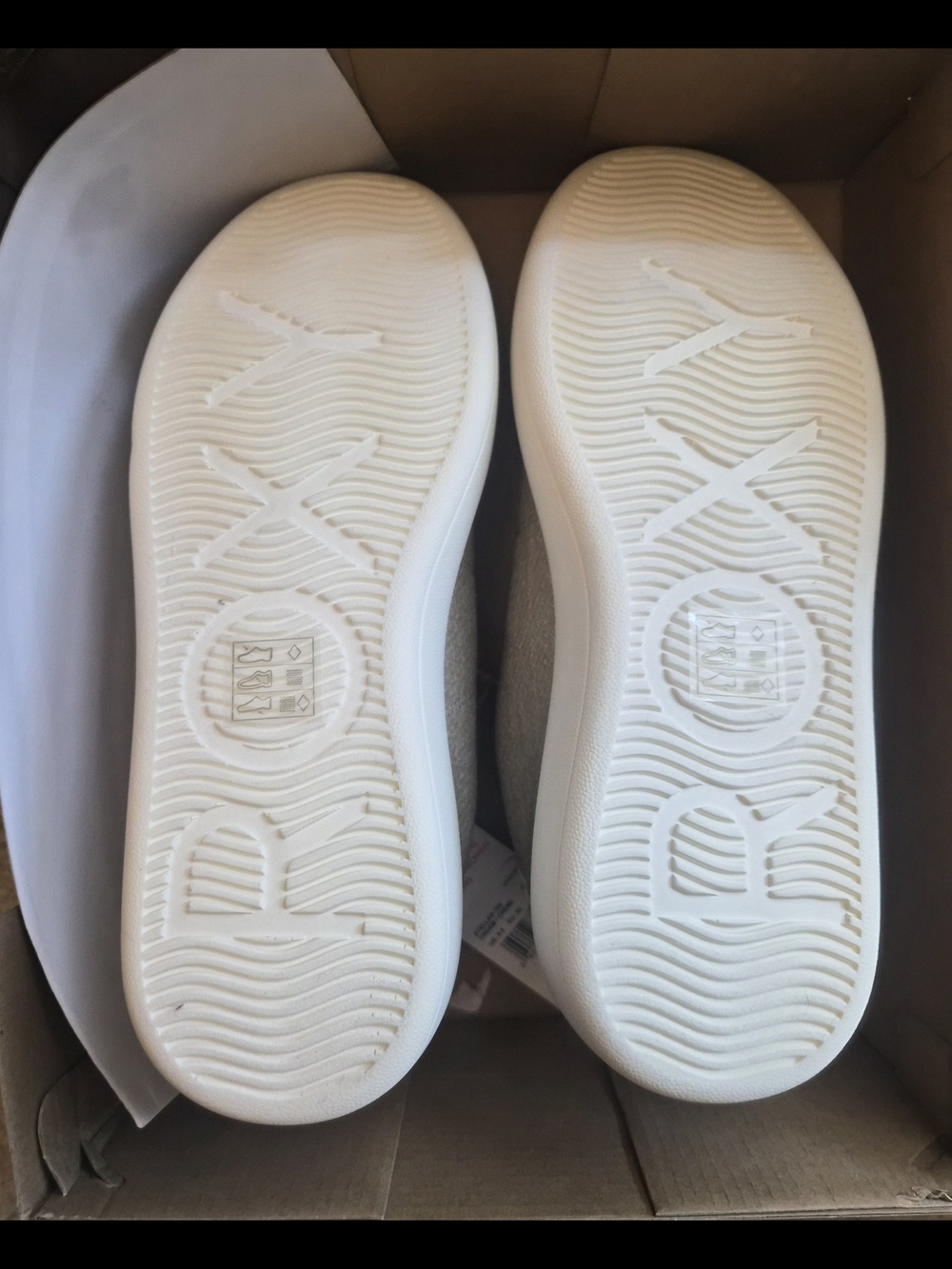 Roxy Stellar 108 Women's Cream Casual Lace-Up Sneakers - Picture 4 of 5